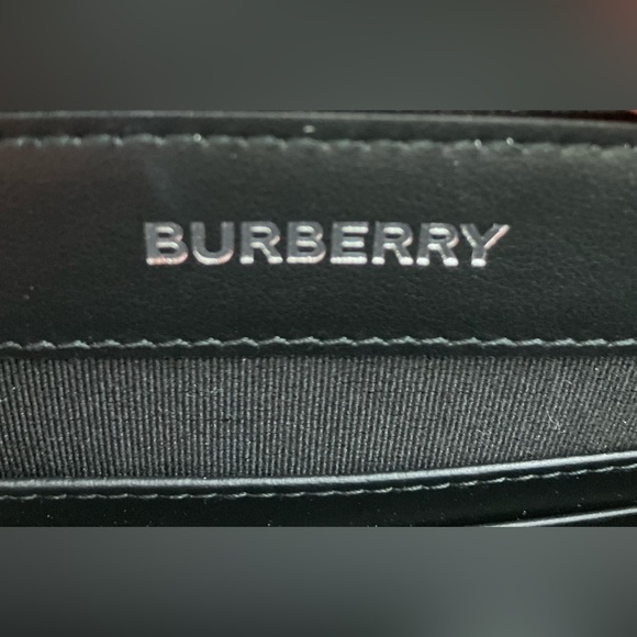 Authentic Burberry Novacheck Clutch Wristlet NWT - Picture 2 of 9